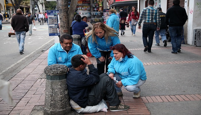 En el canal de la Sexta vecinos, ‘Ángeles Azules’ y ciudadanos se reunieron para salvar habitantes de calle