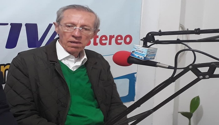 Antonio Navarro precandidato a la Alcaldia de Bogotá en los estudios de la emisora Suba Alternativa