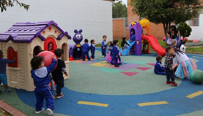 Once jardines infantiles de Usaquén recibieron nueva dotación