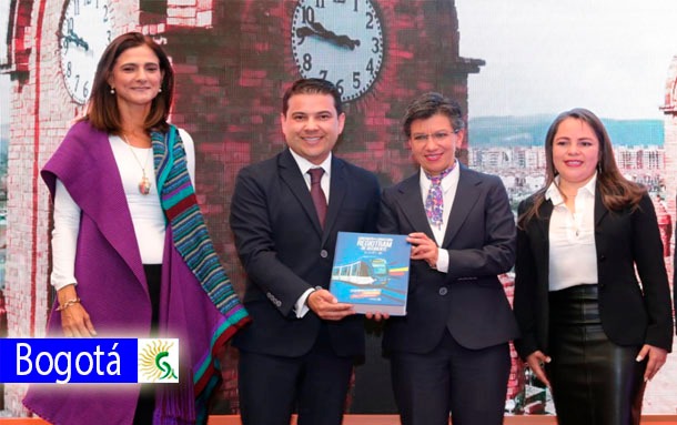 Alcaldesa Claudia López da la bienvenida del Regio-Tram de Occidente a Bogotá