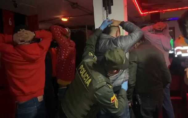 En Chapinero, sorprenden a 100 personas en una fiesta clandestina