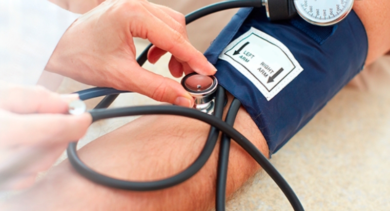 Día Mundial de la Hipertensión Arterial, ¡Mide tu presión con precisión, contrólala y vive más!