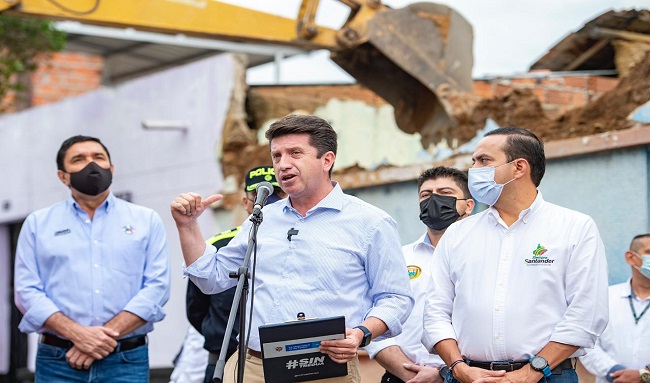 “Terroristas cínicos”: Ministro de Defensa, Diego Molano al Frente Urbano del Eln