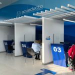 Acueducto de Bogotá moderniza sus puntos de atención, ahora accesibles para población con discapacidad física y visual