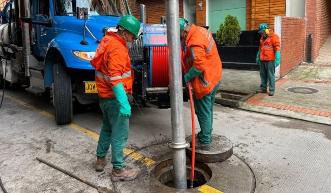 El Acueducto de Bogotá trabaja para normalizar el suministro de agua en 5 barrios de San Cristóbal